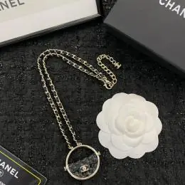 chanel collier pour femme s_121a3b3